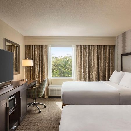 Hampton Inn Пемброук Пайнс Екстериор снимка
