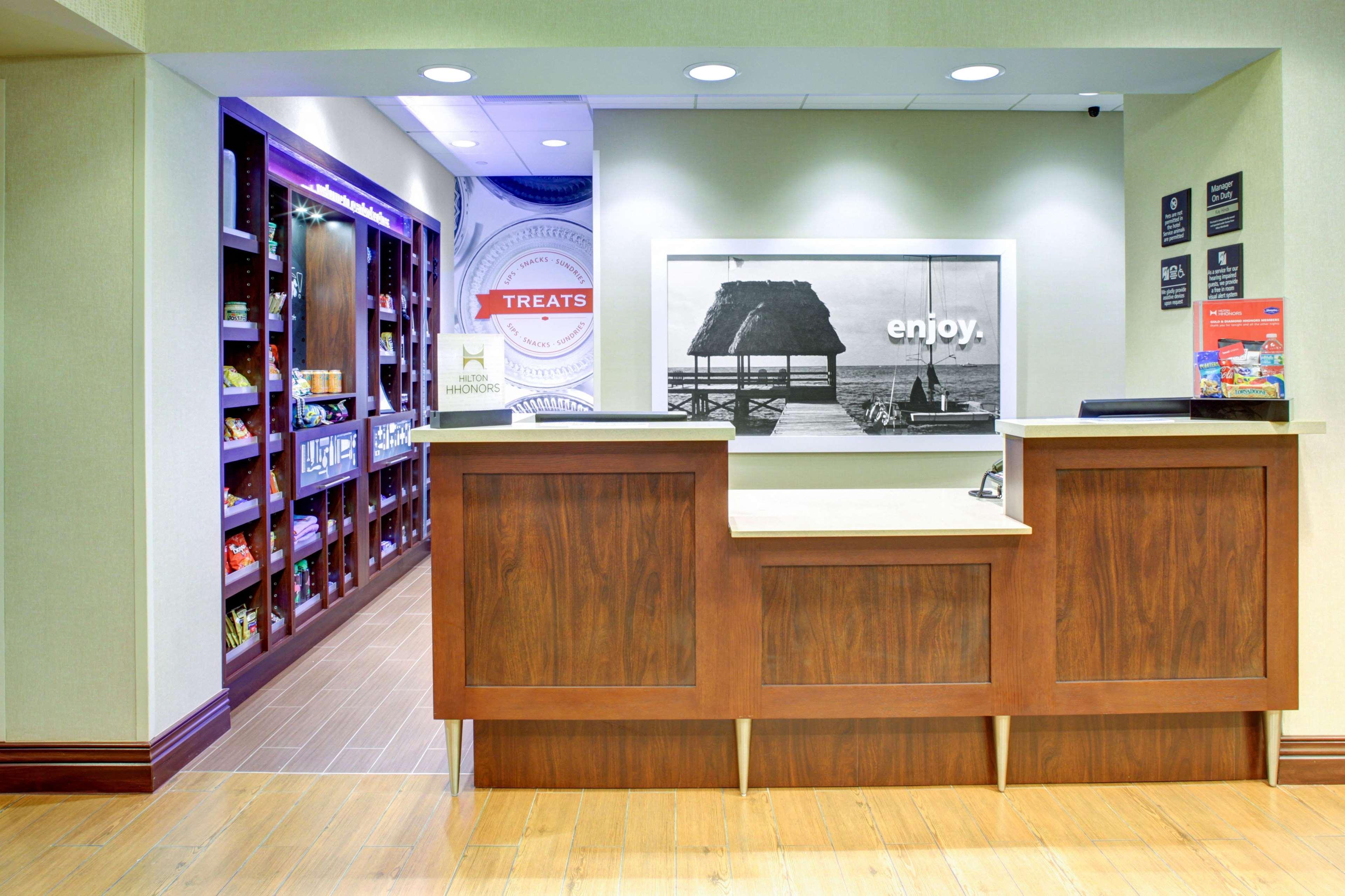 Hampton Inn Пемброук Пайнс Екстериор снимка
