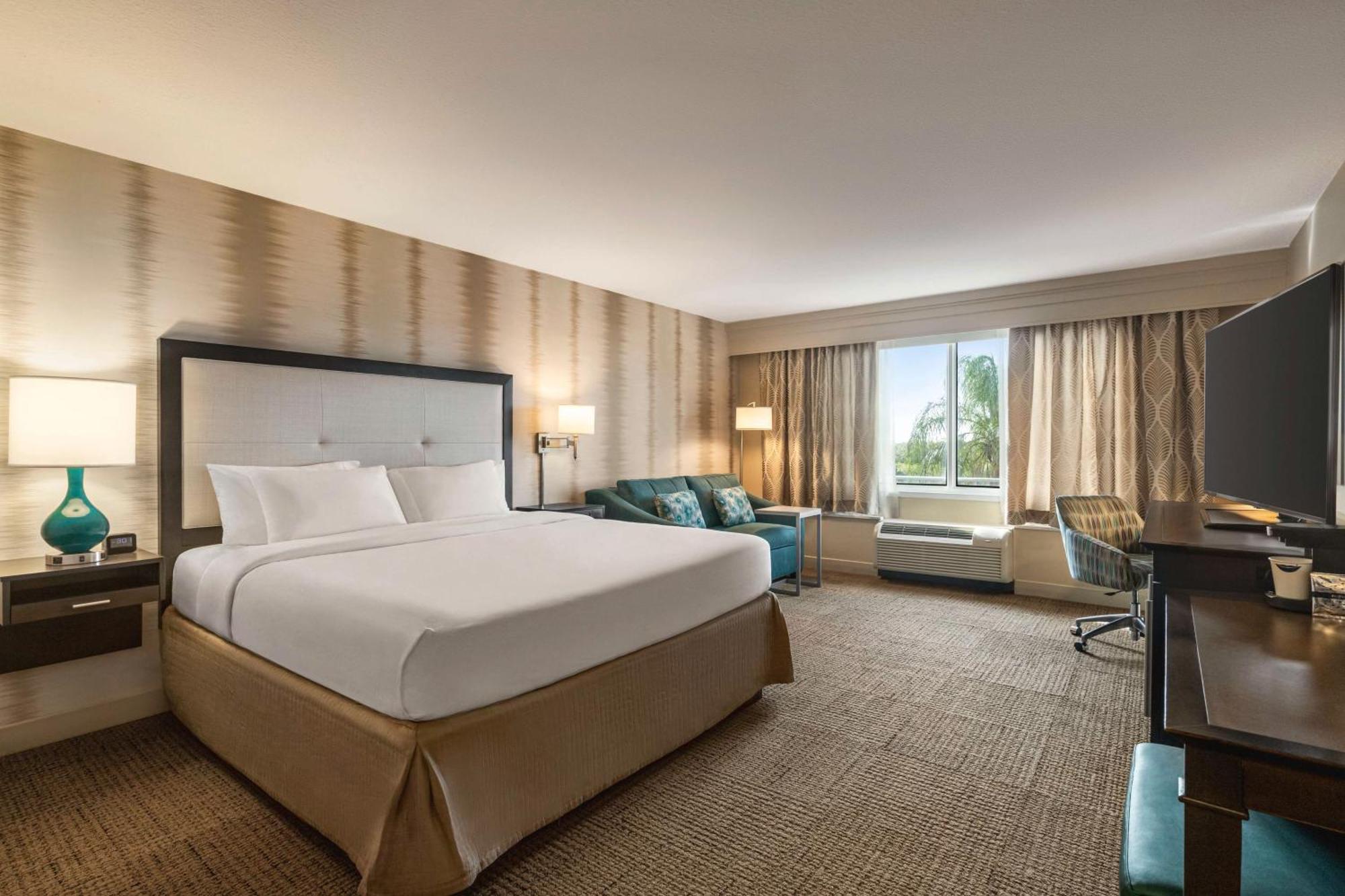 Hampton Inn Пемброук Пайнс Екстериор снимка