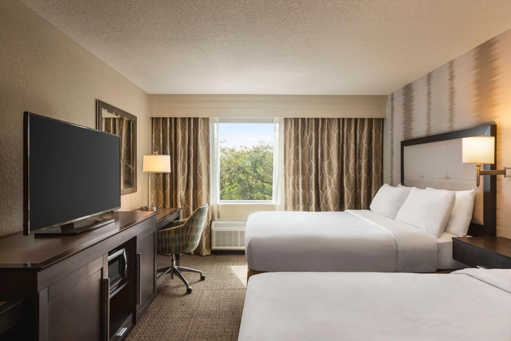 Hampton Inn Пемброук Пайнс Екстериор снимка
